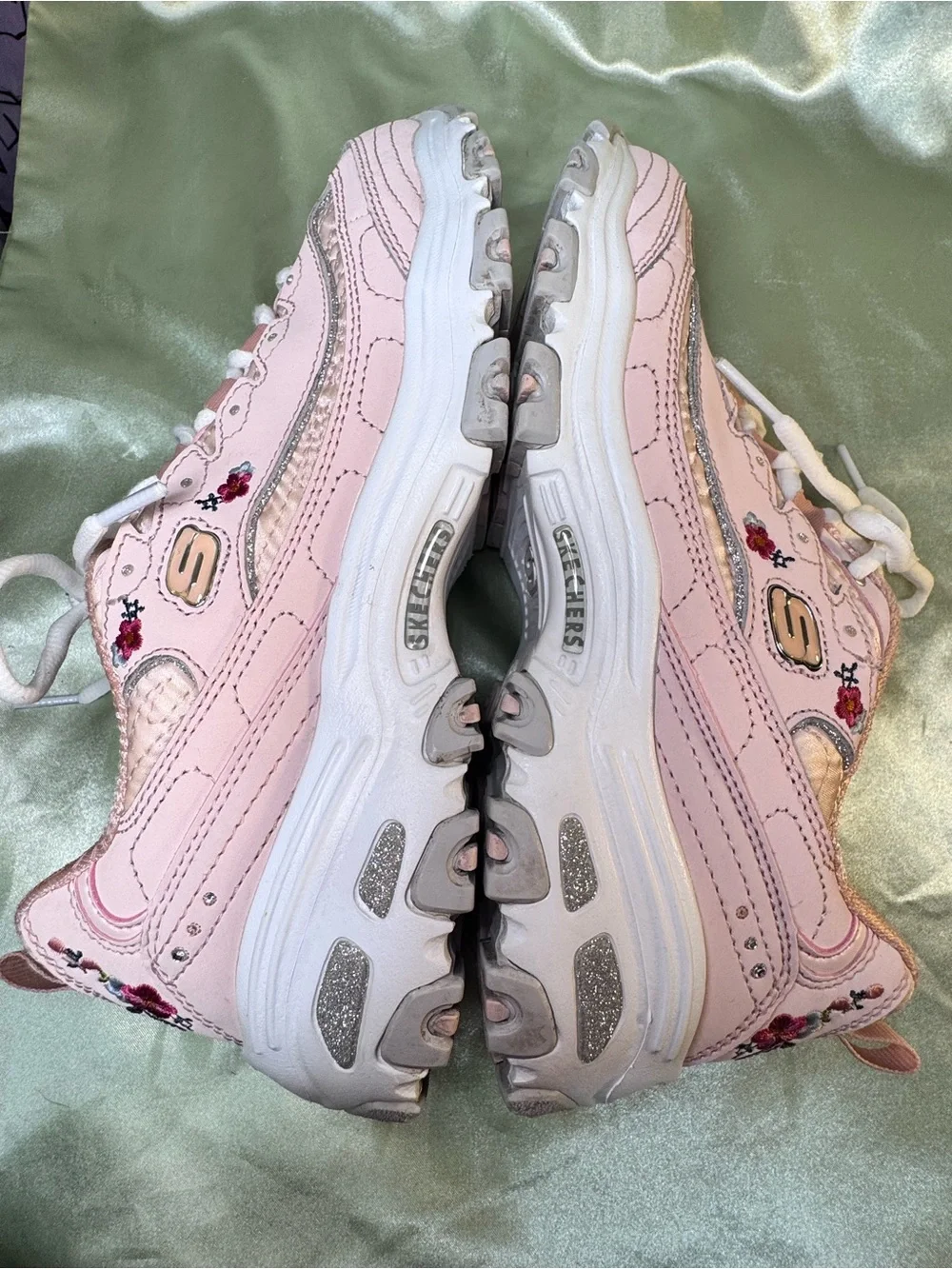 Skechers D'Lites Pink Floral Embroidered Sneaker w/ Sparkle Rhinestones size 7.5